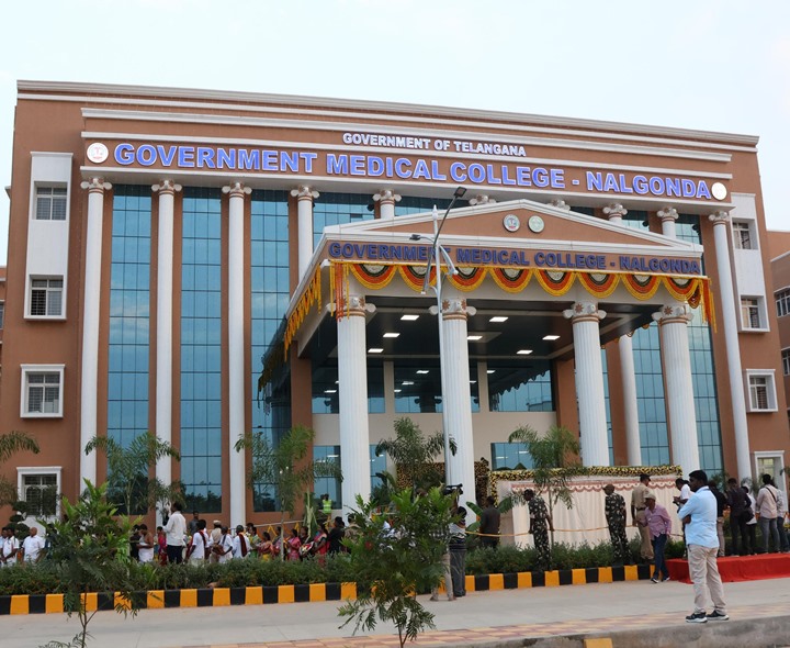 నల్గొండలో ర్యాగింగ్ కలకలం