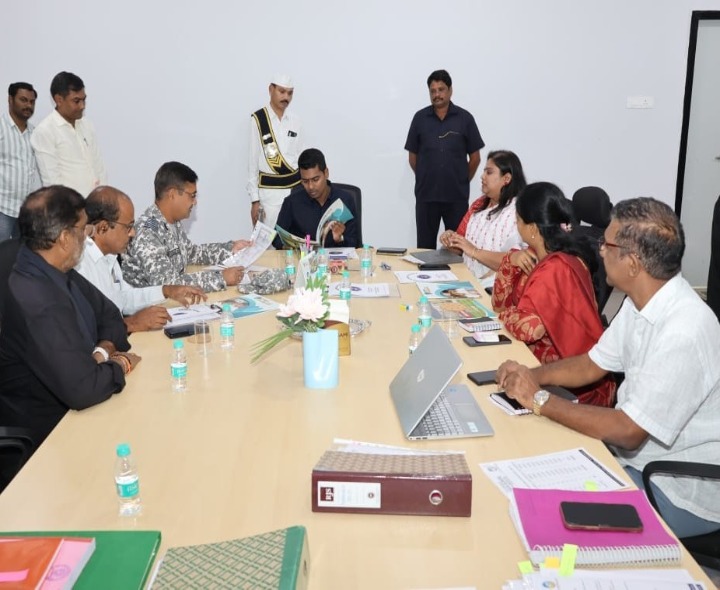 సైనిక్ స్కూల్ ఏర్పాటు అర్హత పరిశీలన: కలెక్టర్