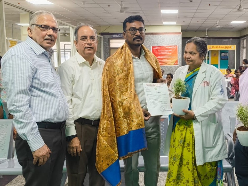 KGHకు లోటస్ వైర్లెస్ టెక్నాలజీస్ విరాళం