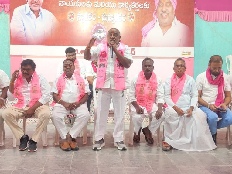 రైతులకు బీఆర్ఎస్ పార్టీ అండగా ఉంటుంది: మాజీ మంత్రి