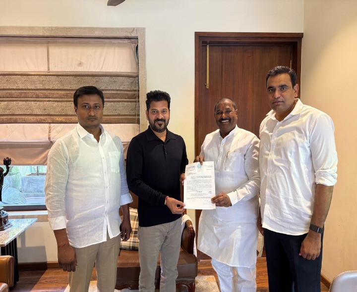 సీఎం రేవంత్ రెడ్డిని కలిసిన ఎమ్మెల్యే