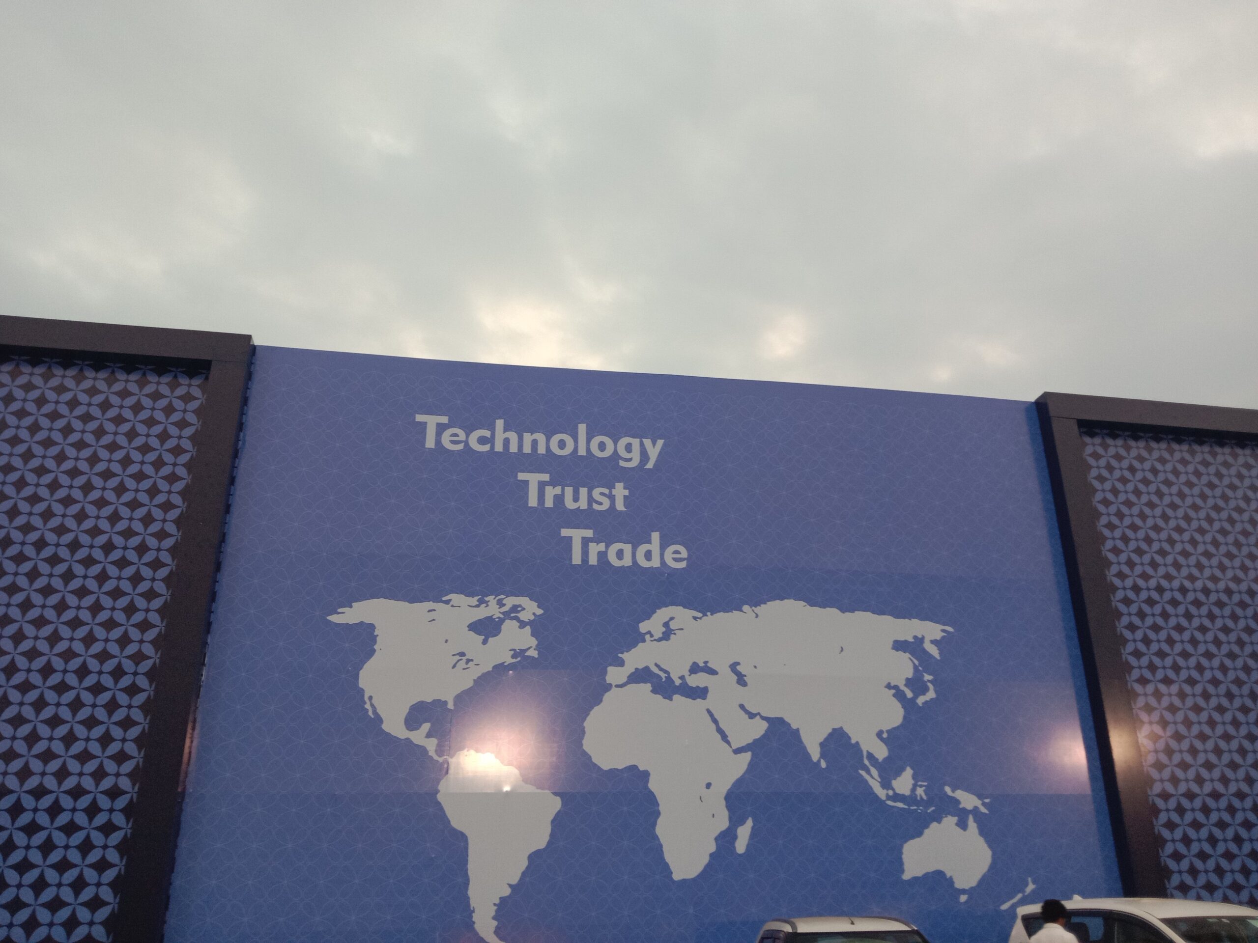 ప్రతినిధుల కోసం ఎదురుచూస్తున్న విశాఖ