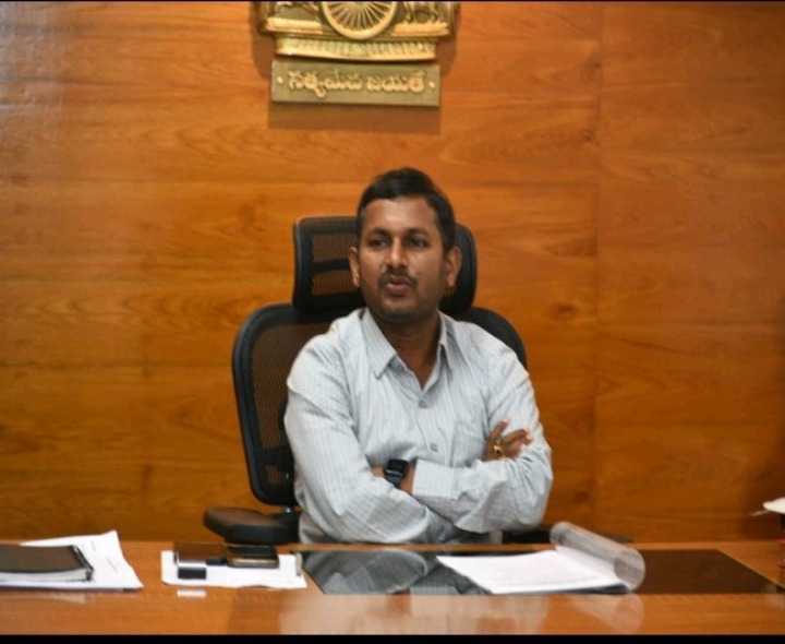 విదేశీ పర్యటనకు జాయింట్ కలెక్టర్