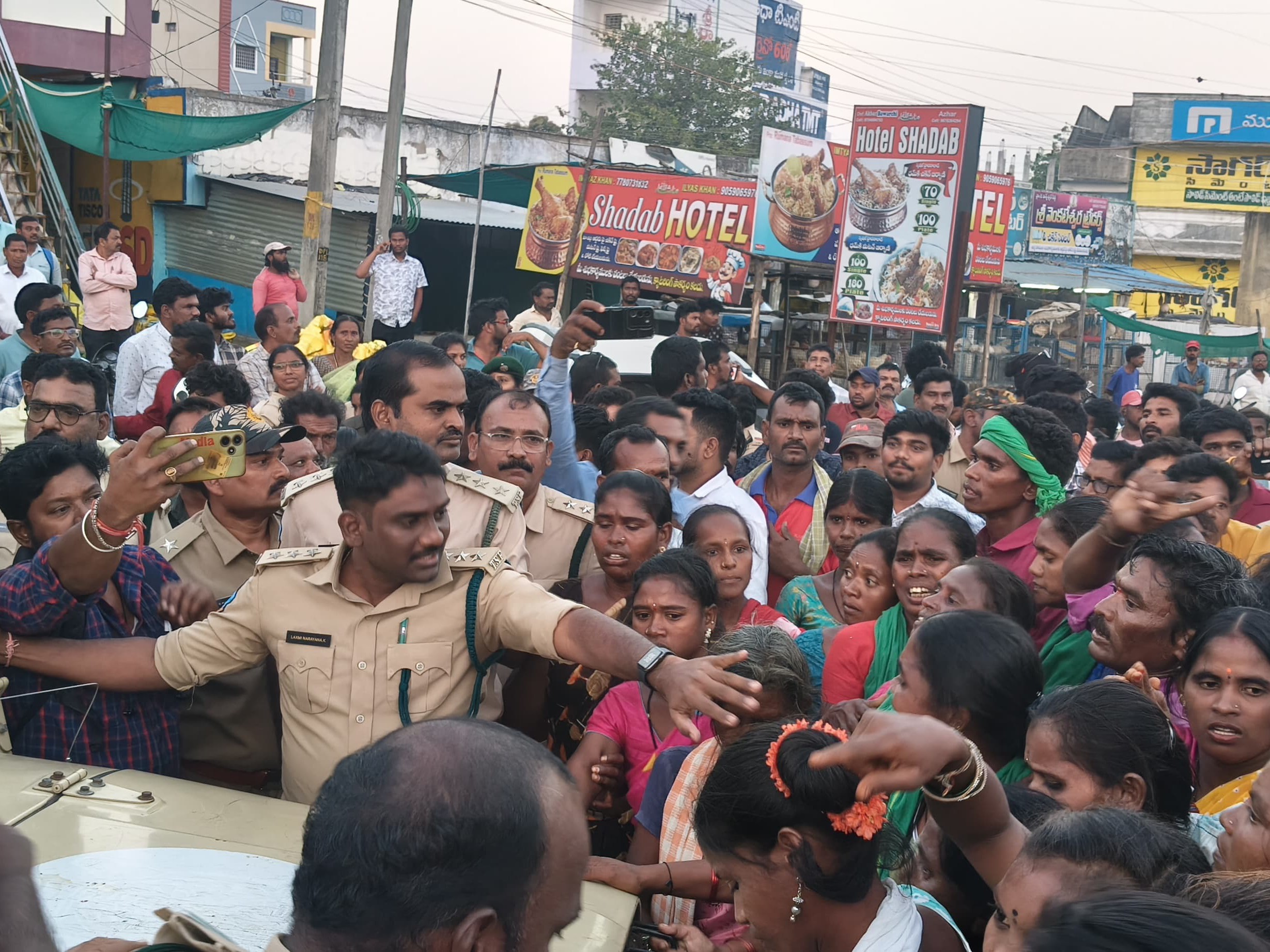 లక్షెట్టిపేటలో మరోసారి ఉద్రిక్తత