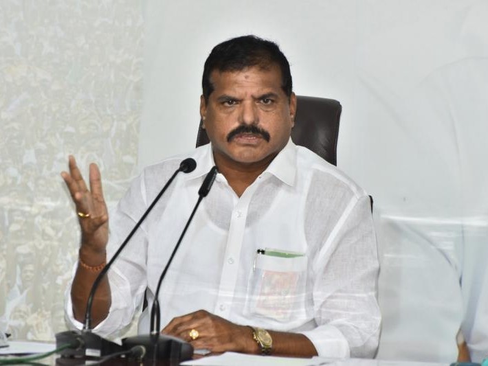 పోలీసుల తీరుపై బొత్స ఫైర్