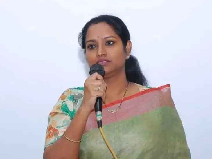 వైద్యురాలిగా రాణించి ప్రజాసేవలో అడుగుపెట్టా: MP కావ్య