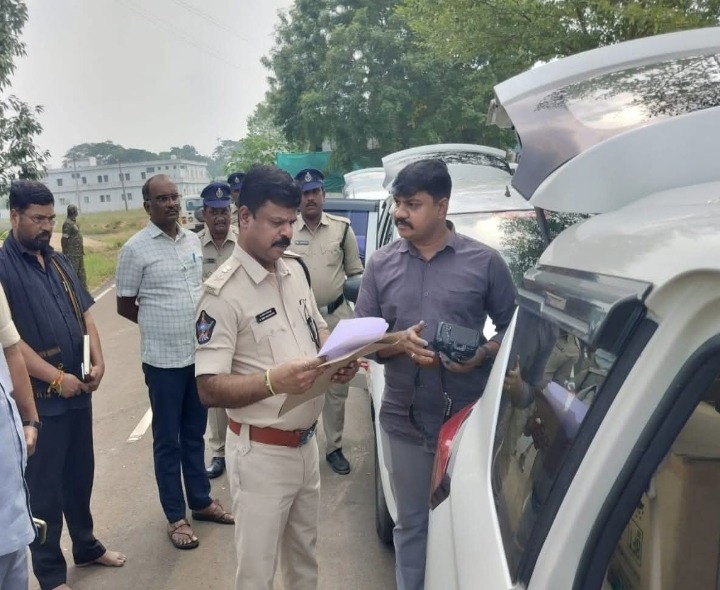 బాపట్ల క్లూస్ టీంకు ప్రత్యేక వాహనాలు