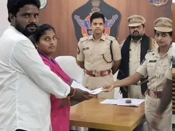 పోలీసుల చురుకుదనంతో బంగారు ఆభరణాలు తిరిగి లభ్యం