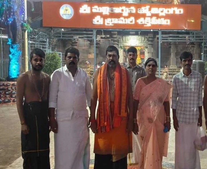 శ్రీశైలం మల్లన్న సేవలో ఎమ్మెల్యే