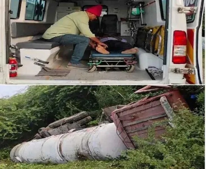 బోల్తా పడిన కంటైనర్.. తప్పిన ప్రమాదం