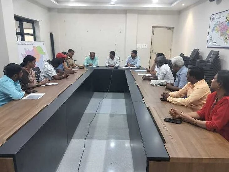 రేపు మెదక్‌లో పాదయాత్ర విజయవంతం చేయాలి: రమేష్