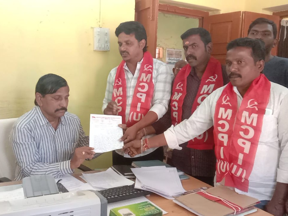 ‘డబుల్ బెడ్ రూమ్ ఇండ్ల దరఖాస్తు గడువు పొడిగించాలి’