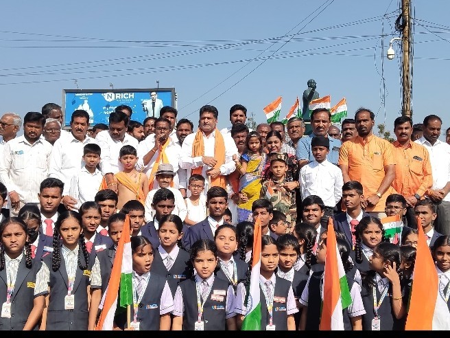 సామూహిక వందేమాతరం గేయాలాపన