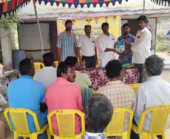 వేమూలూరిపాడులో ఉచిత పశువైద్య శిబిరం