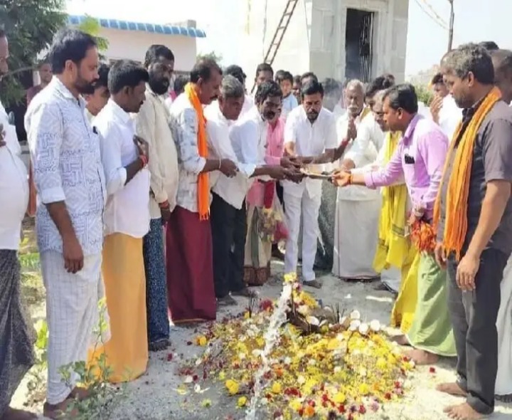 తాగునీటి బోరును ఏర్పాటు చేసిన ఎమ్మెల్యే