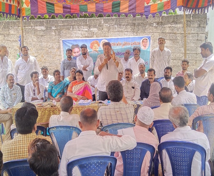 ఎంపీ మిథున్ రెడ్డిని విమర్శించే స్థాయి మీది కాదు: ఇంఛార్జ్