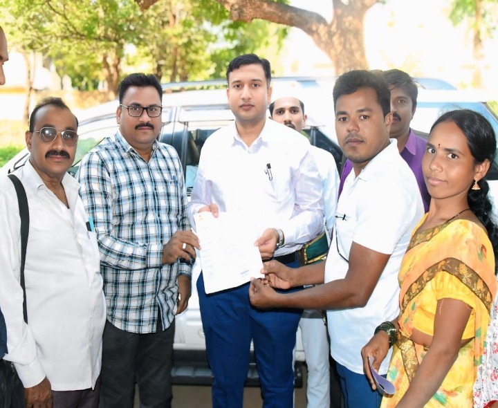 రాజ్యాంగ దినోత్సవానికి కలెక్టర్‌కు ఆహ్వానం