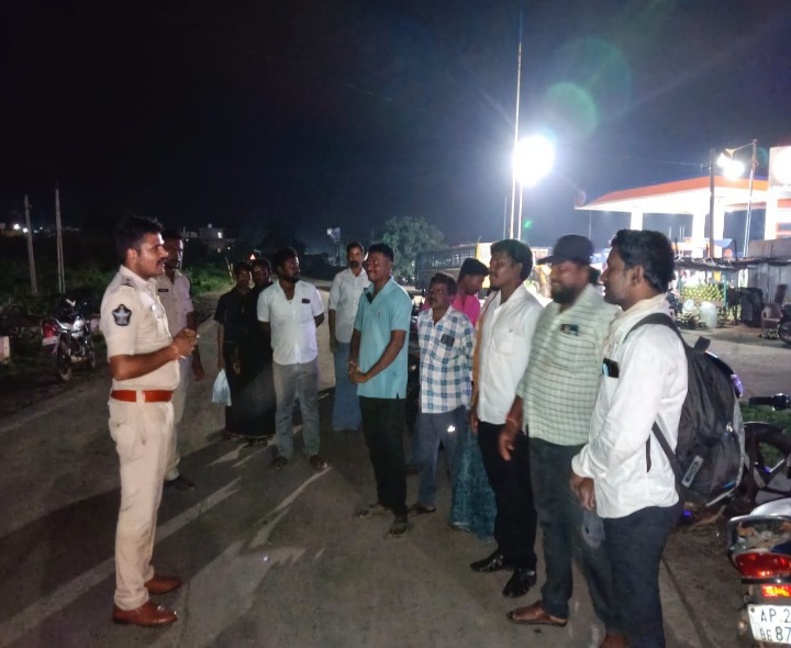 ‘రోడ్డు నియమ నిబంధనలు అందరూ పాటించాలి’