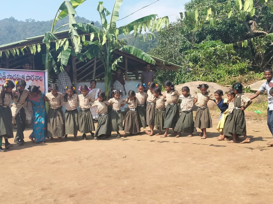 హిట్ టీవీ న్యూస్ ఎఫెక్ట్: గ్రామంలో పాఠశాల