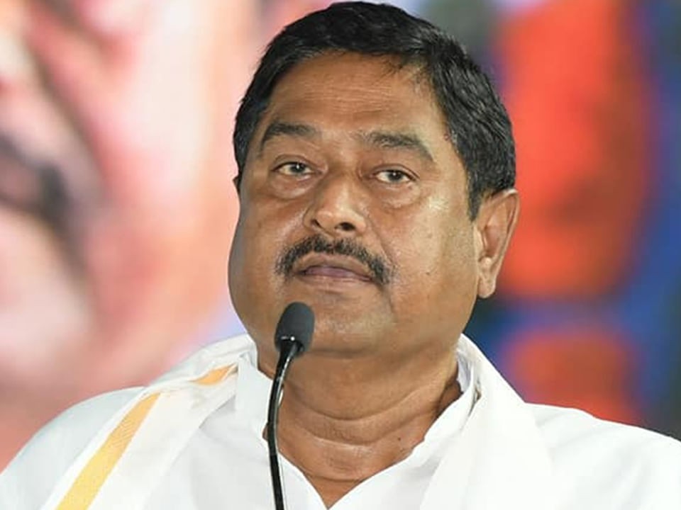 మాజీ మంత్రి ధర్మానపై కేసు నమోదు