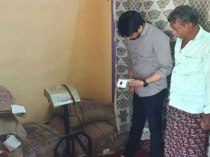 మల్లవరం రేషన్ షాపుల్లో ఆకస్మిక తనిఖీలు