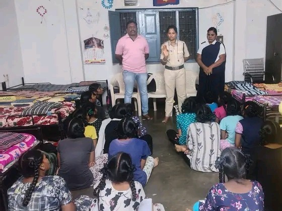 విద్యార్థులకు ‘శక్తి టీం’ అవగాహన కార్యక్రమం