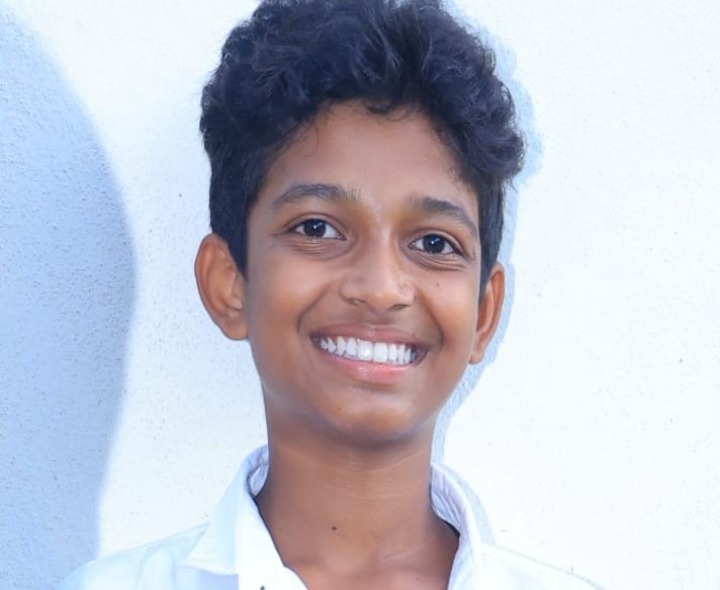 వసతి గృహం నుంచి విద్యార్థి పరార్