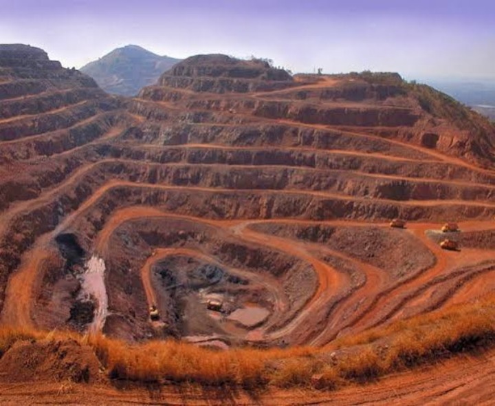 ఓఎంసీ అక్రమ తవ్వకాల కమిటీలో కీలక మార్పులు