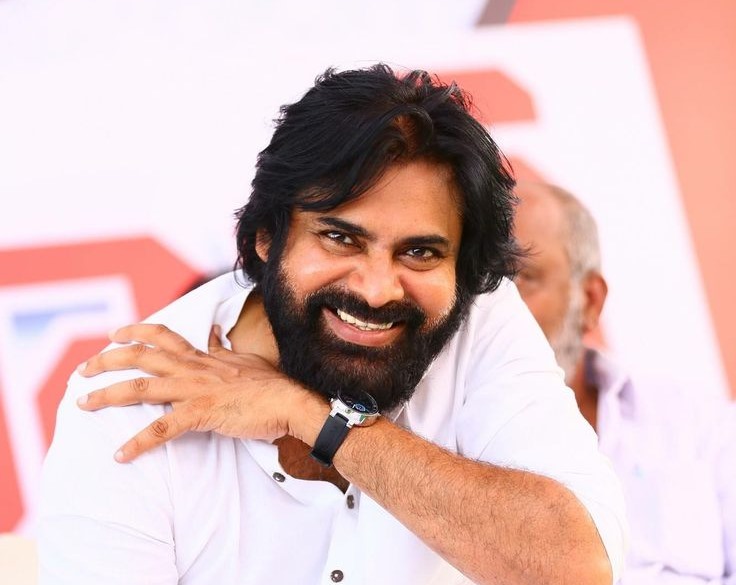 చిన్నారులకు విషెస్ తెలిపిన పవన్