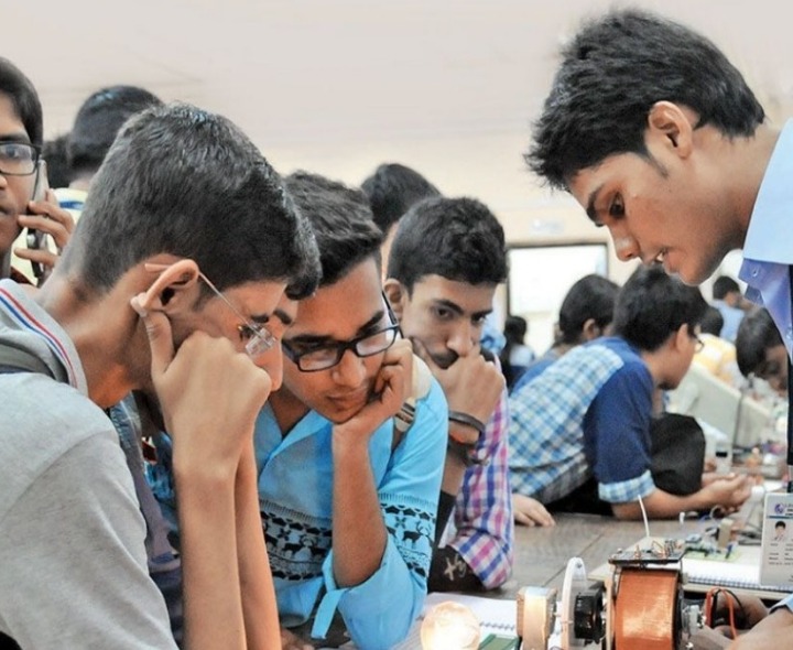 డిప్లొమాలో స్పాట్ అడ్మిషన్‌లకు ఆహ్వానం