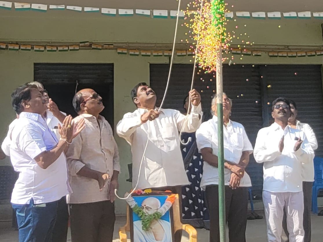 ‘సహకార వారోత్సవాలను రైతులు సద్వినియోగం చేసుకోండి’