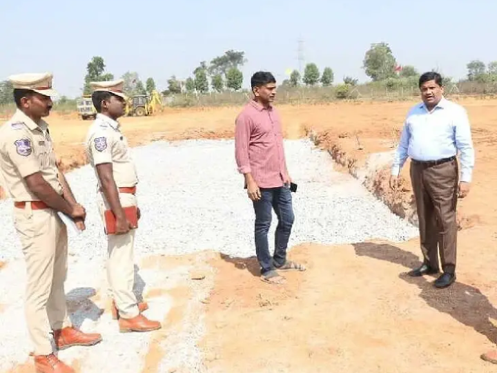పోలీస్ మైదానం పనులు పరిశీలించిన ఎస్పీ
