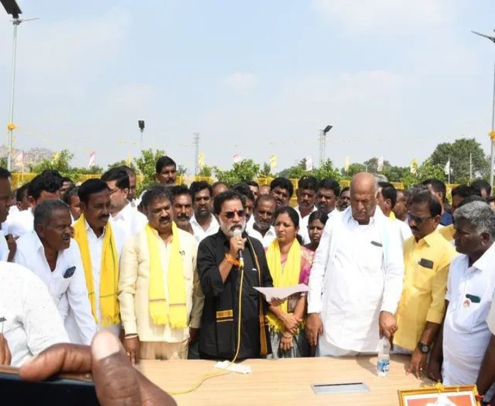 కార్యకర్తలను గుండెల్లో పెట్టుకుంటా: ఎమ్మెల్యే