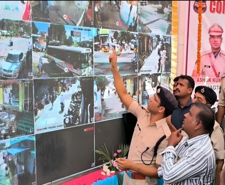 సీసీ కెమెరాలు ప్రారంభించిన ఎస్పీ