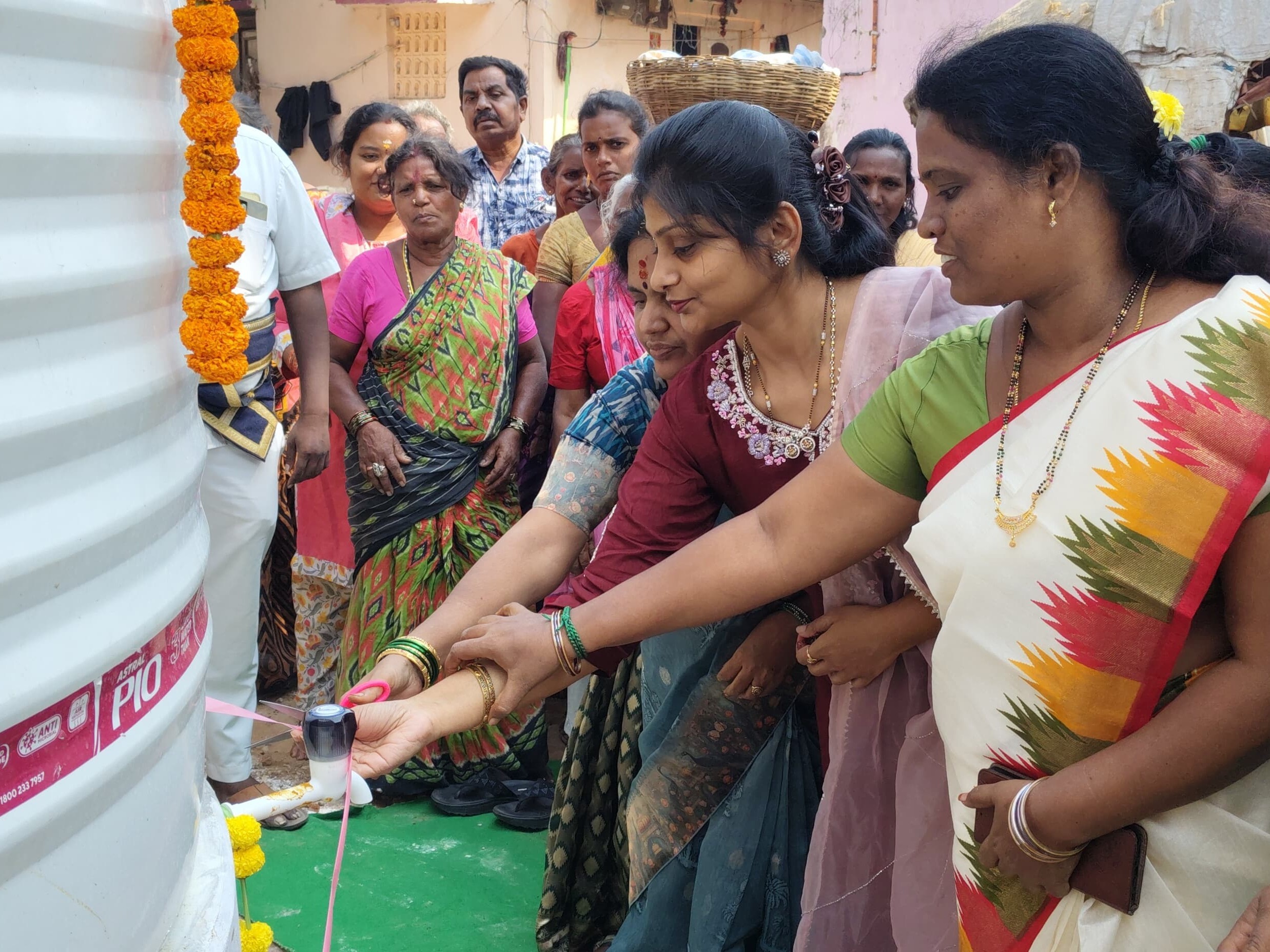 వాటర్ ట్యాంక్‌ను ప్రారంభించిన మున్సిపల్ మేయర్