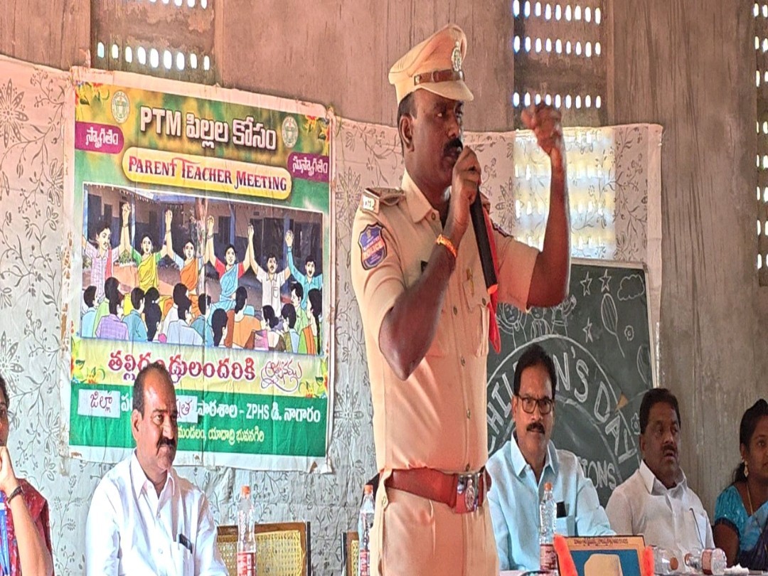 విద్యార్థులు ఇష్టంతో చదవాలి:  సీఐ