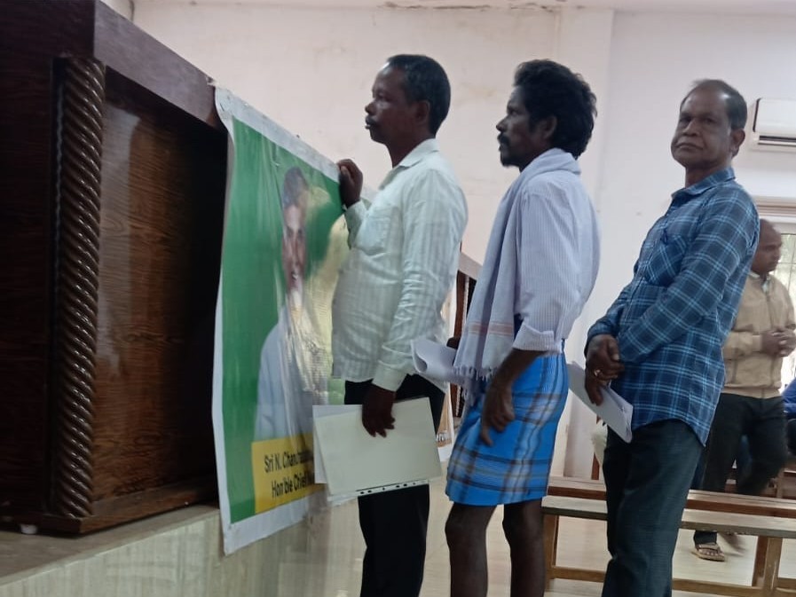 ‘సకాలంలో రోడ్డు పూర్తి చేయాలి’