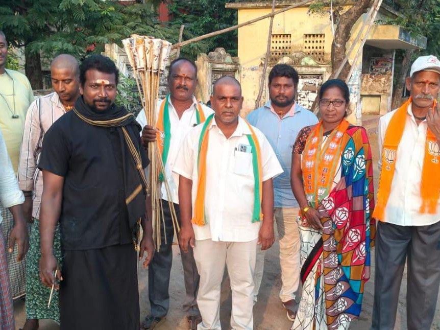 ఇందుకూరుపేటలో బీజేపీ నేతలు సంబరాలు