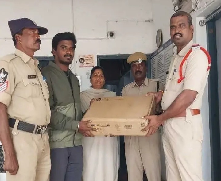 చంద్రగిరిలో నిజాయితీ చాటుకున్న హోంగార్డు గిరి