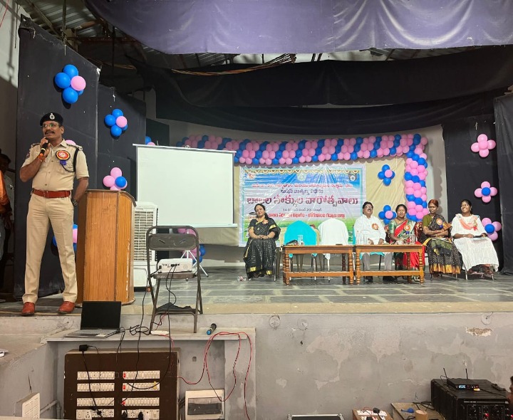 తల్లిదండ్రులు జాగ్రత్తలు తీసుకోవాలి: డీఎస్పీ