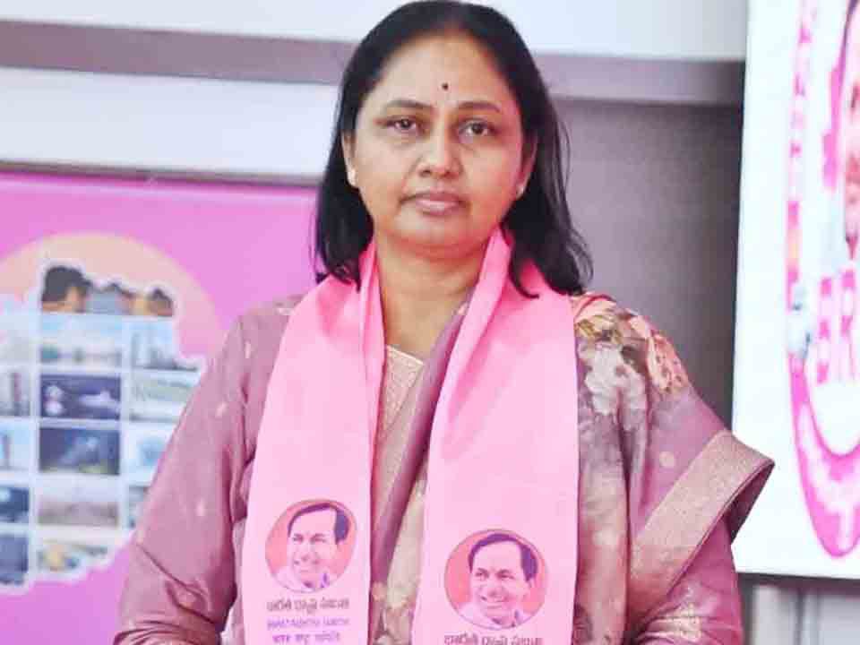 నలుగురు మహిళా అభ్యర్థులకు ఎన్ని ఓట్లంటే..?