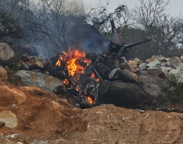 కూలిన శిక్షణ విమానం