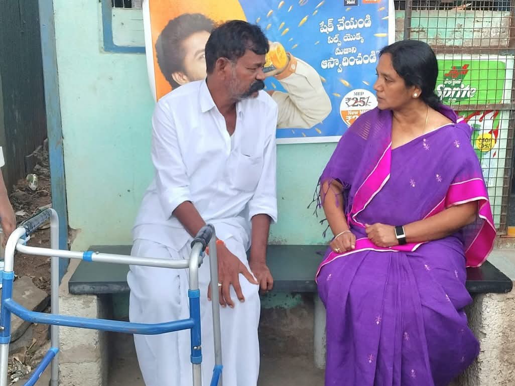 పార్టీ సీనియర్ నాయకుడిని పరామర్శించిన ఎమ్మెల్యే