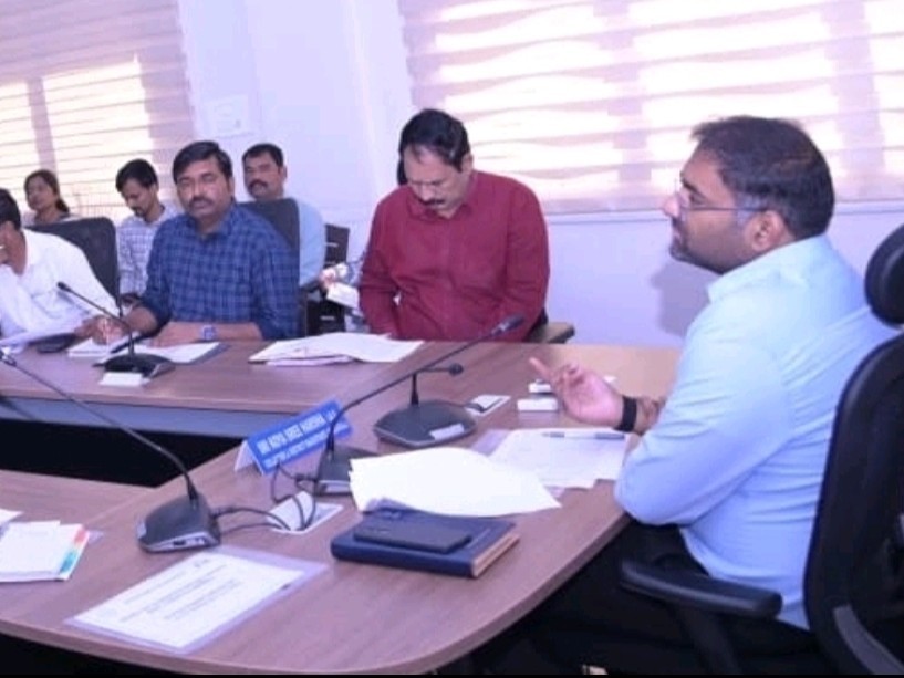 ‘మహిళా సంఘాలను బలోపేతం చేయాలి’