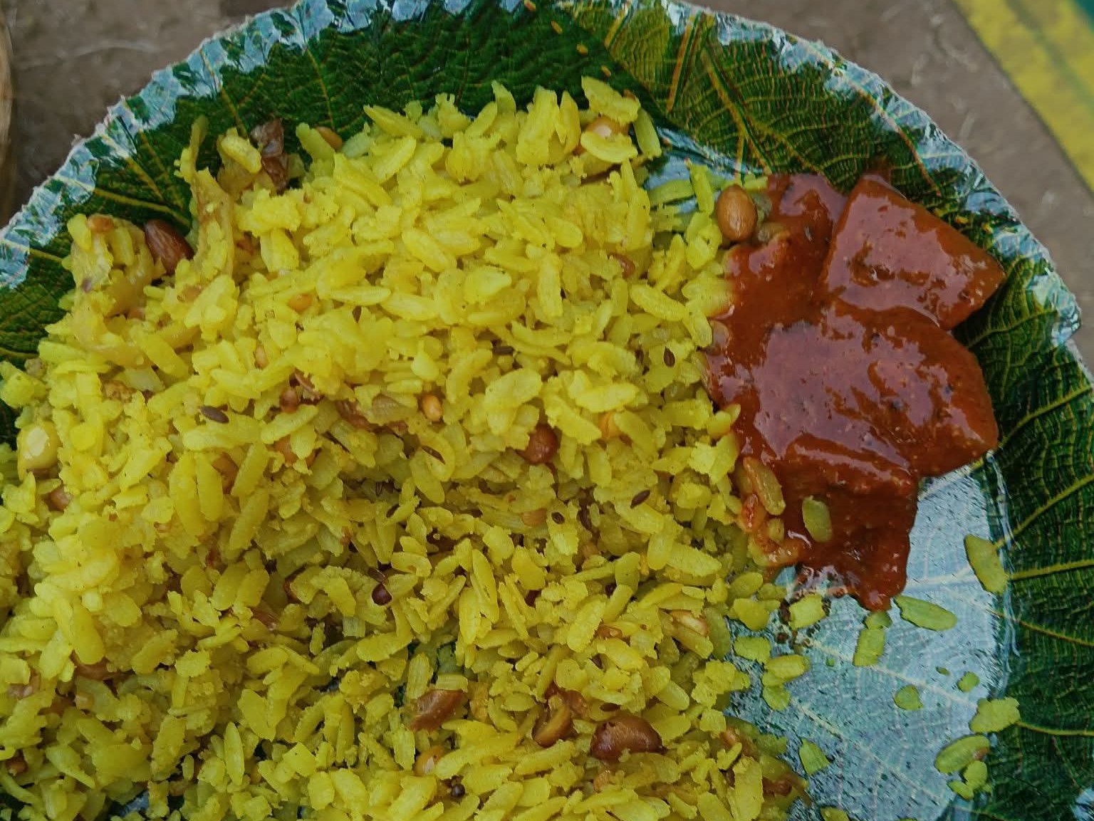 సత్యసాయి అన్నదానంలో భక్తులకు ఉగ్గాని ప్రసాదం