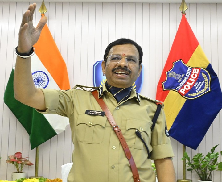 ఆ మెసేజ్‌లను నమ్మవద్దు: సీపీ సజ్జనార్