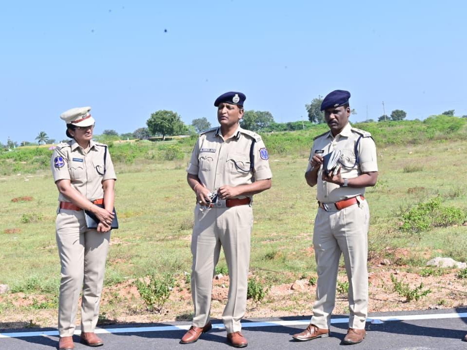బందోబస్తు ఏర్పాట్లను పరిశీలించిన సీపీ