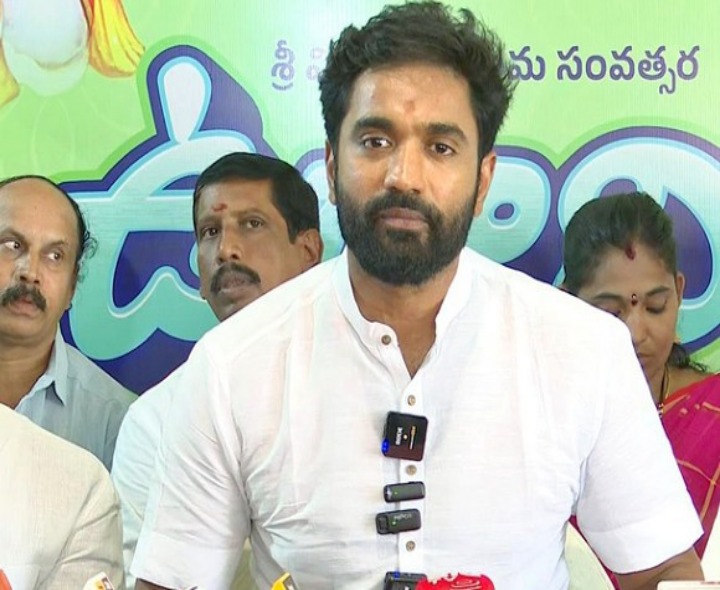 వారిపై పరువు నష్టం దావా వేస్తా: మాజీ ఎంపీ