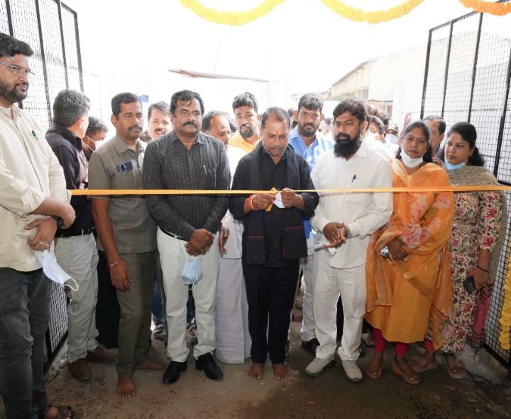 ‘నగరంలో కుక్కల సమస్యకు పరిష్కారం చూపిస్తాం’