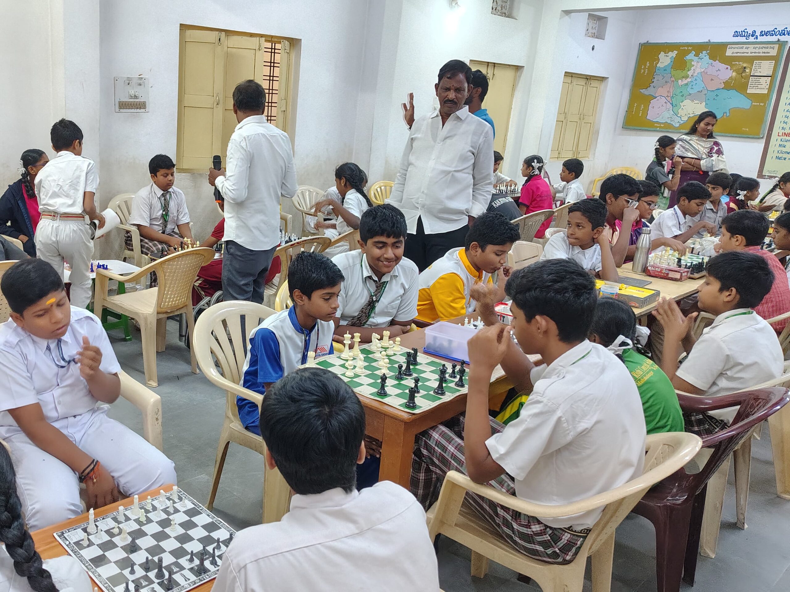 ‘గ్రంథాలయాలను సందర్శించడం అలవాటు చేసుకోవాలి’